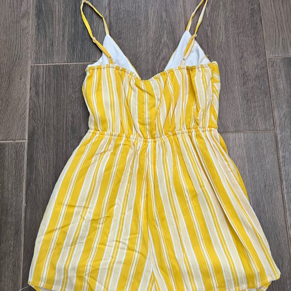 Romper - Picture 3 of 4